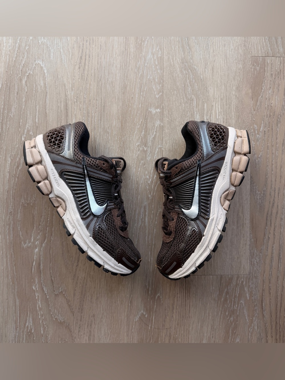 Nike Zoom Vomero 5 chocolate brown sneakers